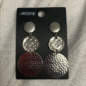 Silver pattern dangling earring